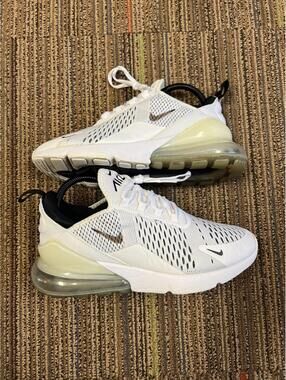 Nike Wmns Air Max 270